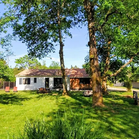 Ferienhaus Maison Paisible En Lisiere De Foret 9 Personnes *